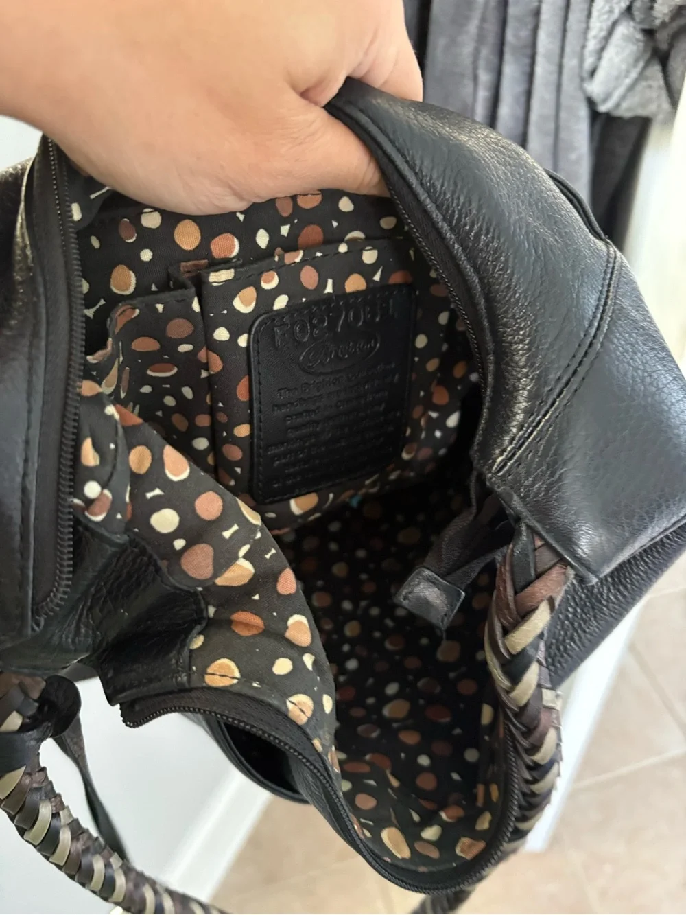 Brighton Barbados hobo shoulder bag made of black pebbled leather w/zipper top